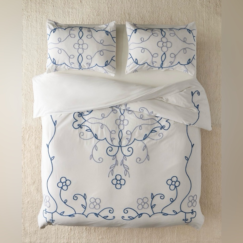 UO Lola Floral Chenille Embroidered 100% Cotton Duvet Cover Size Twin/Twin XL